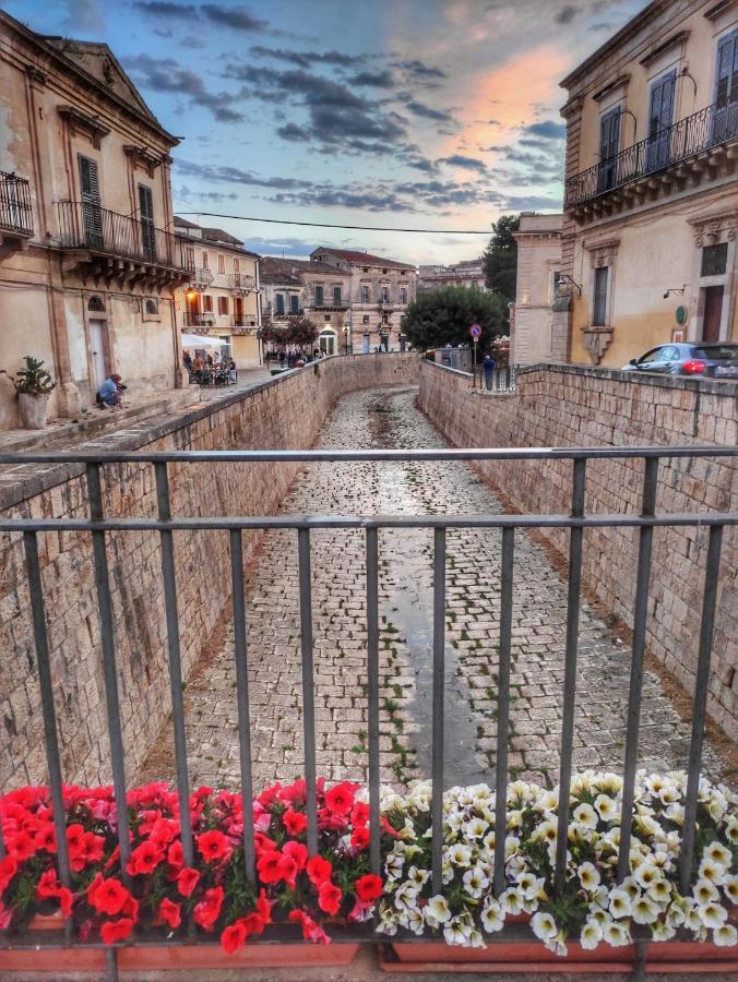 Lilibeth Houses - Charming & Lovely Views Шикли Экстерьер фото
